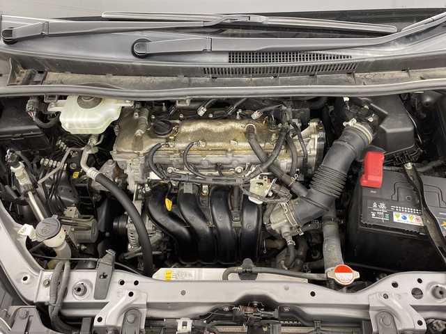 トヨタ ヴォクシー ZS 煌 新潟県 2015(平27)年 6.5万km アイスチタニウムマイカメタリック 禁煙車/4WD/社外メモリナビ/フルセグ/　CD/DVD/Bluetooth/社外フリップダウンモニター/バックカメラ/両側パワースライドドア/スマートキー/純正エンジンスターター/LEDヘッドライト/オートライト/フォグランプ/革巻きステアリング/ワイパーデアイサー/プッシュスタート/ETC/社外アルミ付きスタッドレス/　（積み込み６mm）