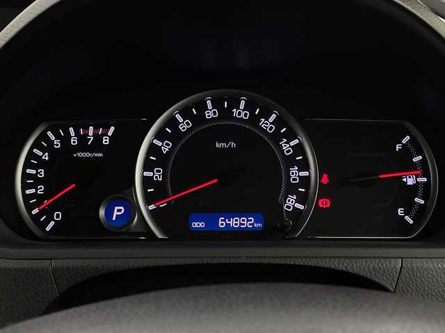 トヨタ ヴォクシー ZS 煌 新潟県 2015(平27)年 6.5万km アイスチタニウムマイカメタリック 禁煙車/4WD/社外メモリナビ/フルセグ/　CD/DVD/Bluetooth/社外フリップダウンモニター/バックカメラ/両側パワースライドドア/スマートキー/純正エンジンスターター/LEDヘッドライト/オートライト/フォグランプ/革巻きステアリング/ワイパーデアイサー/プッシュスタート/ETC/社外アルミ付きスタッドレス/　（積み込み６mm）