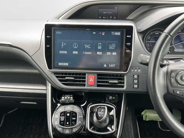 トヨタ ヴォクシー ハイブリッド ZS 煌 鹿児島県 2018(平30)年 5.5万km ホワイトパールクリスタルシャイン 純正オーディオ/Bluetooth/CD/DVD/SD/純正ナビ（NSZN-Z66T）/フリップダウンモニター/クルーズコントロール/レーンアシスト/両側パワースライドドア/ETC2.0/オートライト/オートハイビーム/衝突被害軽減システム