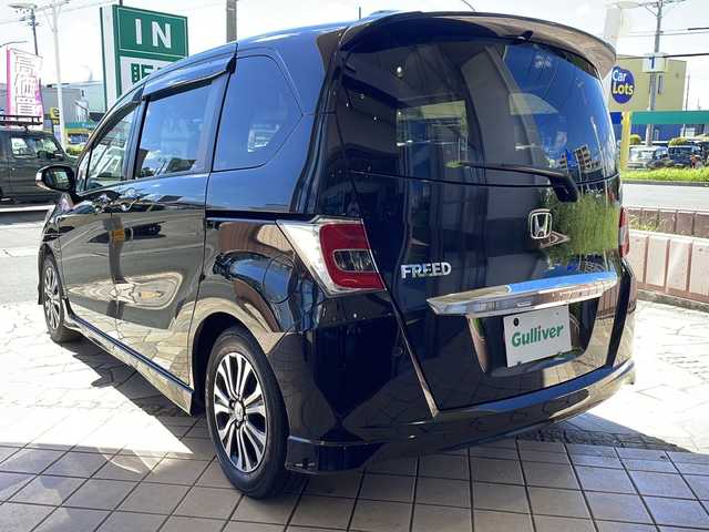 ホンダ フリード Gエアロ 静岡県 2016(平28)年 6.3万km プレミアムスパークルブラックパール 純正SDナビ/・CD/・DVD/・フルセグＴＶ/・Bluetooth/・AM/・FM/・AUX/主要装備/・横滑り防止装置/・コーナーセンサー後方/・両側パワスラ/・純正フリップダウンモニター/・寒冷地仕様/・ステアリングスイッチ/・前後ドラレコ/・ビルトインETC/・HIDヘッドライト/・オートライト/・純正アルミホイール
