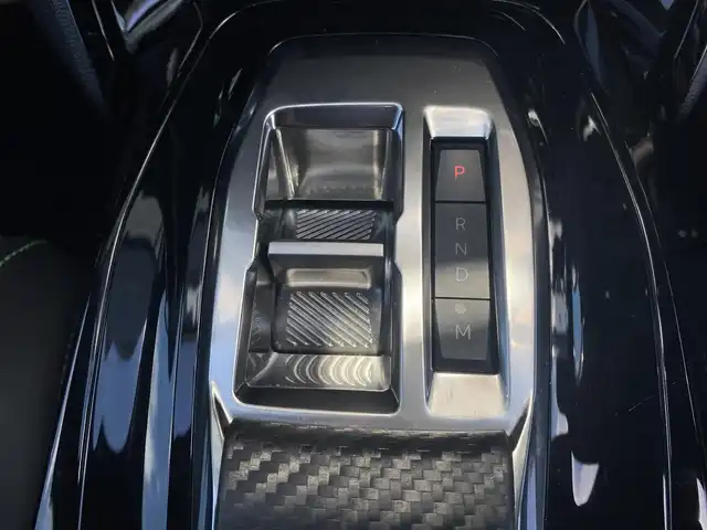 プジョー プジョー ２０８ GT 福岡県 2023(令5)年 2.1万km パール ・アクティブクルーズコントロール/・USB/Bluetooth/AppleCarPlay/・バックカメラ/・ハーフレザーシート/シートヒーター/・社外前後ドライブレコーダー/・社外ETC/・純正17AW/・プッシュスタート/・アイドリングストップ/・スマートキー/・スペアキー/・レーンキープアシスト/・オートライト/・LEDライト/・パドルシフト/・保証書/・取扱説明書