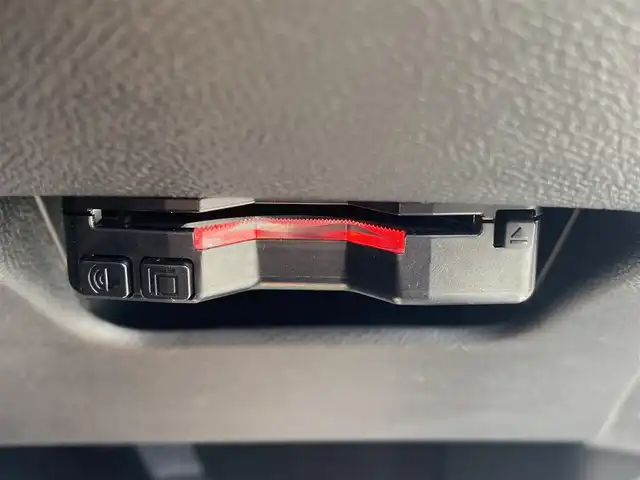 プジョー プジョー ２０８ GT 福岡県 2023(令5)年 2.1万km パール ・アクティブクルーズコントロール/・USB/Bluetooth/AppleCarPlay/・バックカメラ/・ハーフレザーシート/シートヒーター/・社外前後ドライブレコーダー/・社外ETC/・純正17AW/・プッシュスタート/・アイドリングストップ/・スマートキー/・スペアキー/・レーンキープアシスト/・オートライト/・LEDライト/・パドルシフト/・保証書/・取扱説明書