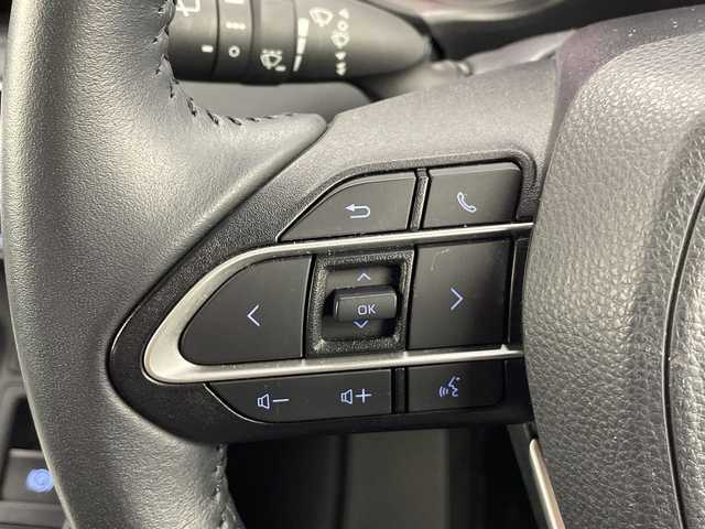 トヨタ ヴォクシー S－Z 愛知県 2023(令5)年 2.9万km ホワイトパールクリスタルシャイン 純正10.5インチナビ（AM/FM/BT/CD/DVD/フルセグTV/HDMI）/フリップダウンモニター/両側パワースライドドア/レーダークルーズコントロール/バックカメラ/前席シートヒーター/クリアランスソナー/ビルトインETC/RSA（ロードサインアシスト）/PDA（プロアクティブドライビングアシスト）/PKSB（パーキングサポートブレーキ）/PCS（プリクラッシュセーフティ）/両側パワースライドドア/USB入力端子/オートライト/オートマチックハイビーム/横滑り防止装置/フロアマット/純正17インチアルミホイール/取扱説明書