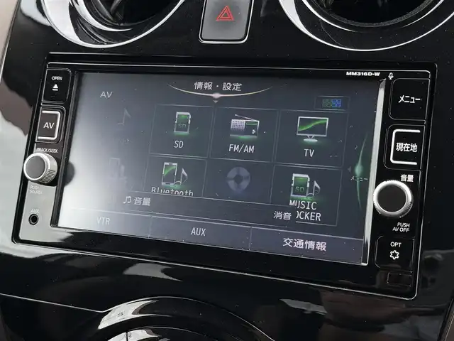 日産 ノート e－パワー メダリスト 東京都 2017(平29)年 3.4万km 白 ワンオーナー　/純正ナビ　/・ＡＭ／ＦＭ／ＣＤ／ＤＶＤ/フルセグＴＶ／Ｂｌｕｅｔｏｏｔｈ　/エマージェンシーブレーキ　/ＥＴＣ /ハーフレザーシート /コーナーセンサー /プッシュスタート /ドライブレコーダー/スマートキー /スペアキー有/純正15インチアルミホイール/純正フロアマット/ドアバイザー/オートライト/オートエアコン/保証書/取扱説明書