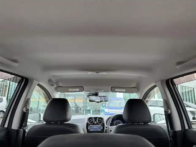 日産 ノート e－パワー メダリスト 東京都 2017(平29)年 3.4万km 白 ワンオーナー　/純正ナビ　/・ＡＭ／ＦＭ／ＣＤ／ＤＶＤ/フルセグＴＶ／Ｂｌｕｅｔｏｏｔｈ　/エマージェンシーブレーキ　/ＥＴＣ /ハーフレザーシート /コーナーセンサー /プッシュスタート /ドライブレコーダー/スマートキー /スペアキー有/純正15インチアルミホイール/純正フロアマット/ドアバイザー/オートライト/オートエアコン/保証書/取扱説明書