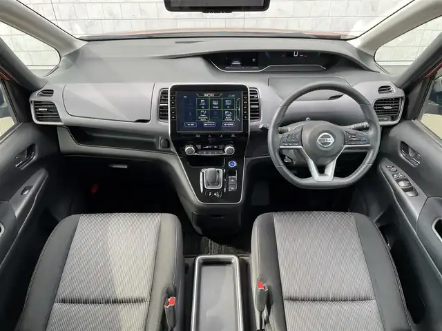 日産 セレナ e－パワー ハイウェイスター V 福岡県 2021(令3)年 2.1万km オレンジ 純正10型SDナビ(フルセグTV/CD/DVD/BT)アラウンドビューモニター後席フリップダウンモニタープロパイロット両側パワスラ前後ドラレコETCデジタルインナーミラーUSB純正フロアマット純正LEDアルミホイールスマートキープッシュスタート