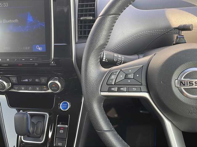 日産 セレナ e－パワー HWS V アーバンクロム 千葉県 2021(令3)年 4.5万km ブリリアントホワイトパール 2トーン １オーナー　アルパインディスプレイオーディオ　全方位カメラ　プロパイロット　スマートルームミラー　両側電動スライドドア　ハンズフリースライドドア　ＥＴＣ　ＬＥＤライト　オートライト LEDフォグライト