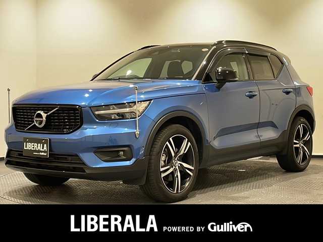 ボルボ ＸＣ４０ T5 AWD Rデザイン 新潟県 2020(令2)年 2.2万km 青 パノラマガラスSR/クライメート・パッケージ/・ステアリングホイール・ヒーター/・フロント・シートヒーター/City Safety（衝突回避・被害軽減ブレーキシステム）/・歩行者・サイクリスト・大型動物検知機能（夜間含む）/・ インターセクション・サポート（右折時対向車検知機能）/・ 対向車対応機能/・ オンカミング・レーン・ミティゲーション（対向車線衝突回避支援機能）/ランオフロード・ミティゲーション（道路逸脱回避支援機能）/アダプティブ・クルーズ・コントロール/ステアリング・アシスト付BLIS/衝突回避・被害軽減ブレーキ機能付/スポーツモード付ESC（エレクトロニック・スタビリティ・コントロール）/アクティブ・ハイビーム（LEDヘッドライト）/360°ビューカメラ/TV/FM/AM/Bluetooth/USBポート/プッシュスタート