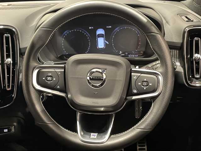 ボルボ ＸＣ４０ T5 AWD Rデザイン 新潟県 2020(令2)年 2.2万km 青 パノラマガラスSR/クライメート・パッケージ/・ステアリングホイール・ヒーター/・フロント・シートヒーター/City Safety（衝突回避・被害軽減ブレーキシステム）/・歩行者・サイクリスト・大型動物検知機能（夜間含む）/・ インターセクション・サポート（右折時対向車検知機能）/・ 対向車対応機能/・ オンカミング・レーン・ミティゲーション（対向車線衝突回避支援機能）/ランオフロード・ミティゲーション（道路逸脱回避支援機能）/アダプティブ・クルーズ・コントロール/ステアリング・アシスト付BLIS/衝突回避・被害軽減ブレーキ機能付/スポーツモード付ESC（エレクトロニック・スタビリティ・コントロール）/アクティブ・ハイビーム（LEDヘッドライト）/360°ビューカメラ/TV/FM/AM/Bluetooth/USBポート/プッシュスタート