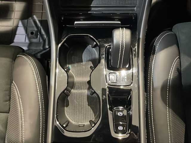 ボルボ ＸＣ４０ T5 AWD Rデザイン 新潟県 2020(令2)年 2.2万km 青 パノラマガラスSR/クライメート・パッケージ/・ステアリングホイール・ヒーター/・フロント・シートヒーター/City Safety（衝突回避・被害軽減ブレーキシステム）/・歩行者・サイクリスト・大型動物検知機能（夜間含む）/・ インターセクション・サポート（右折時対向車検知機能）/・ 対向車対応機能/・ オンカミング・レーン・ミティゲーション（対向車線衝突回避支援機能）/ランオフロード・ミティゲーション（道路逸脱回避支援機能）/アダプティブ・クルーズ・コントロール/ステアリング・アシスト付BLIS/衝突回避・被害軽減ブレーキ機能付/スポーツモード付ESC（エレクトロニック・スタビリティ・コントロール）/アクティブ・ハイビーム（LEDヘッドライト）/360°ビューカメラ/TV/FM/AM/Bluetooth/USBポート/プッシュスタート