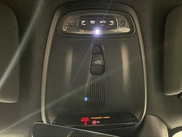 ボルボ ＸＣ４０ T5 AWD Rデザイン 新潟県 2020(令2)年 2.2万km 青 パノラマガラスSR/クライメート・パッケージ/・ステアリングホイール・ヒーター/・フロント・シートヒーター/City Safety（衝突回避・被害軽減ブレーキシステム）/・歩行者・サイクリスト・大型動物検知機能（夜間含む）/・ インターセクション・サポート（右折時対向車検知機能）/・ 対向車対応機能/・ オンカミング・レーン・ミティゲーション（対向車線衝突回避支援機能）/ランオフロード・ミティゲーション（道路逸脱回避支援機能）/アダプティブ・クルーズ・コントロール/ステアリング・アシスト付BLIS/衝突回避・被害軽減ブレーキ機能付/スポーツモード付ESC（エレクトロニック・スタビリティ・コントロール）/アクティブ・ハイビーム（LEDヘッドライト）/360°ビューカメラ/TV/FM/AM/Bluetooth/USBポート/プッシュスタート