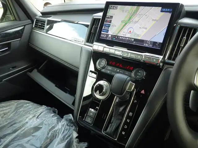 三菱 デリカＤ：５ シャモニー 千葉県 2025(令7)年 0.1千km グラファイトグレーメタリック/ブラックマイカ CHAMONIX (7人)　4WD　e-Assist/オリジナルナビ取付パッケージ＋リアモニター取付パッケージ(25/300)　ステップレス　（7人）D:5専用11型ナビゲーション(322/300)　12.8型後席用モニター(143550円)/e-Assist/・衝突被害軽減ブレーキシステム（FCM）/・車線逸脱警報システム（LDW）/・レーダークルーズコントロールシステム（ACC）/・誤発進抑制機能（前進＆後退時）（UMS）/・オートマチックハイビーム[AHB]/エレクトリックテールゲート/両側パワースライドドア/純正メモリーナビ/地デジTV/【DVD/CD再生機能　Bluetooth接続】/【Apple CarPlay　Android Auto対応】/マルチアラウンドモニター/フリップダウンモニター/革巻きステアリング/ステアリングヒーター/ステアリングスイッチ/LEDヘッドライト/フォグライト/ウインカーミラー/純正18インチアルミホイル/サイド/カーテンエアバッグ/キーレスオペレーションシステム