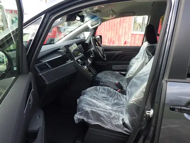 三菱 デリカＤ：５ シャモニー 千葉県 2025(令7)年 0.1千km グラファイトグレーメタリック/ブラックマイカ CHAMONIX (7人)　4WD　e-Assist/オリジナルナビ取付パッケージ＋リアモニター取付パッケージ(25/300)　ステップレス　（7人）D:5専用11型ナビゲーション(322/300)　12.8型後席用モニター(143550円)/e-Assist/・衝突被害軽減ブレーキシステム（FCM）/・車線逸脱警報システム（LDW）/・レーダークルーズコントロールシステム（ACC）/・誤発進抑制機能（前進＆後退時）（UMS）/・オートマチックハイビーム[AHB]/エレクトリックテールゲート/両側パワースライドドア/純正メモリーナビ/地デジTV/【DVD/CD再生機能　Bluetooth接続】/【Apple CarPlay　Android Auto対応】/マルチアラウンドモニター/フリップダウンモニター/革巻きステアリング/ステアリングヒーター/ステアリングスイッチ/LEDヘッドライト/フォグライト/ウインカーミラー/純正18インチアルミホイル/サイド/カーテンエアバッグ/キーレスオペレーションシステム