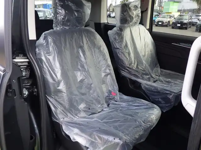 三菱 デリカＤ：５ シャモニー 千葉県 2025(令7)年 0.1千km グラファイトグレーメタリック/ブラックマイカ CHAMONIX (7人)　4WD　e-Assist/オリジナルナビ取付パッケージ＋リアモニター取付パッケージ(25/300)　ステップレス　（7人）D:5専用11型ナビゲーション(322/300)　12.8型後席用モニター(143550円)/e-Assist/・衝突被害軽減ブレーキシステム（FCM）/・車線逸脱警報システム（LDW）/・レーダークルーズコントロールシステム（ACC）/・誤発進抑制機能（前進＆後退時）（UMS）/・オートマチックハイビーム[AHB]/エレクトリックテールゲート/両側パワースライドドア/純正メモリーナビ/地デジTV/【DVD/CD再生機能　Bluetooth接続】/【Apple CarPlay　Android Auto対応】/マルチアラウンドモニター/フリップダウンモニター/革巻きステアリング/ステアリングヒーター/ステアリングスイッチ/LEDヘッドライト/フォグライト/ウインカーミラー/純正18インチアルミホイル/サイド/カーテンエアバッグ/キーレスオペレーションシステム