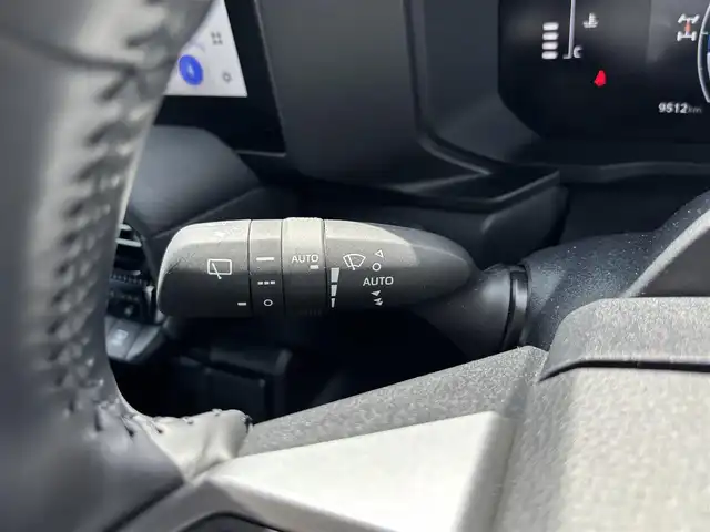 トヨタ ランドクルーザー ２５０ VX 福岡県 2024(令6)年 1万km プラチナホワイトパールマイカ 〇ワンオーナー/〇サンルーフ/〇純正12.3インチナビ/〇フルセグTV/〇パワーバックドア/〇バックカメラ/〇ビルトインETC2.0/〇レーダークルーズコントロール/〇コーナーセンサー/〇セーフティセンス/〇BSM/〇パノラミックビューモニター/〇LEDヘッドランプ/〇LEDフロントフォグランプ/〇左右独立温度調整オートエアコン/〇ブラック革シート/〇デジタルインナーミラー/〇ルーフレール/〇純正18インチアルミホイール/〇スマートエントリー/スタートシステム/〇禁煙車