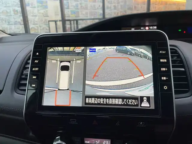 日産 セレナ e－パワー ハイウェイスター V 千葉県 2021(令3)年 1.1万km ブリリアントシルバー 純正10インチナビ/(TV/CD/DVD/Bluetooth)/フリップダウンモニター/プロパイロット/ブラインドスポットモニター/デジタルインナーミラー/360°カメラ/衝突被害軽減システム/車線逸脱警報/クルーズコントロール/両側パワースライドドア/横滑り防止装置/ETC/ドライブレコーダー/アイドリングストップ/LEDヘッドライト/フォグランプ/オートライト/ウィンカーミラー/電動格納ミラー/純正15インチAW/プッシュスタート/スマートキー/フロアマット/ドアバイザー
