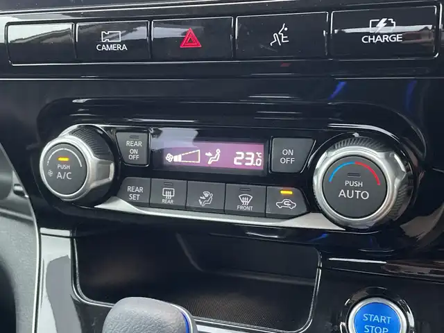 日産 セレナ e－パワー ハイウェイスター V 千葉県 2021(令3)年 1.1万km ブリリアントシルバー 純正10インチナビ/(TV/CD/DVD/Bluetooth)/フリップダウンモニター/プロパイロット/ブラインドスポットモニター/デジタルインナーミラー/360°カメラ/衝突被害軽減システム/車線逸脱警報/クルーズコントロール/両側パワースライドドア/横滑り防止装置/ETC/ドライブレコーダー/アイドリングストップ/LEDヘッドライト/フォグランプ/オートライト/ウィンカーミラー/電動格納ミラー/純正15インチAW/プッシュスタート/スマートキー/フロアマット/ドアバイザー