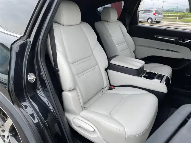 マツダ ＣＸ－８ XD Lパッケージ 佐賀県 2018(平30)年 3.8万km ジェットブラックマイカ ピュアホワイト革シート/TEIN車高調「FLEX Z」純正サスペンション積込/純正SDナビゲーション/・フルセグTV/CD/DVD/USB/Bluetooth/360°ビューモニター/BOSEサウンドシステム/前後ドライブレコーダー/ETC2.0/パワーリアゲ―ト/電子パーキングブレーキ/・AUTO HOLD機能/後席エアコン/DN席パワーシート(D席メモリー機能付)/DN席＋2列目シートヒーター/後席サンシェード/ISOFIX対応/革巻きステアリング/ステアリングヒーター/ステリングリモコン/社外20インチアルミホイール/純正LEDヘッドライト/・オートマチックハイビーム/純正LEDフォグランプ/純正フロアマット/純正ドアバイザ―/新車保証書/スペアキー１本/i-ACTIVSENSE/・アダプディブクルーズコントロール/・スマートシティブレーキサポート/・ブラインドスポットモニタリング/・レーンキープアシストシステム/・交通標識認識機能/・ドライバーアテンションアラート/・パーキングセンサーシステム