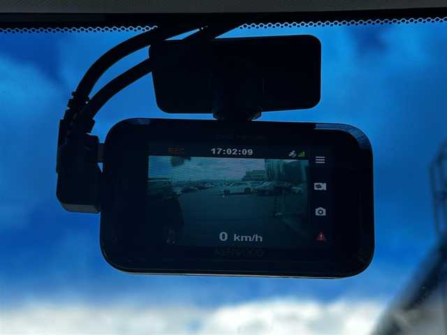 ホンダ オデッセイ ハイブリッド EX　パッケージ 滋賀県 2016(平28)年 7.1万km ホワイトオーキッドパール 社外7インチナビ/【Bluetooth/DVD/CD/フルセグTV】/両側パワースライドドア/ホンダセンシング/・衝突軽減ブレーキ 〈CMBS〉/・歩行者事故低減ステアリング/・アダプティブクルーズコントロール/・LKAS 〈車線維持支援システム〉/・路外逸脱抑制機能/・誤発進抑制機能/・先行車発進お知らせ機能/・標識認識機能/バックカメラ/純正フリップダウンモニター/AC100V電源/ビルトイン純正ETC/LEDヘッドライト/エンジンスターター/純正フロアマット/D席パワーシート/コンフォートビューパッケージ/二列目オットマン/ステアリングリモコン/スマートキー/プッシュスタート