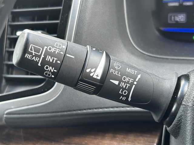 ホンダ オデッセイ ハイブリッド EX　パッケージ 滋賀県 2016(平28)年 7.1万km ホワイトオーキッドパール 社外7インチナビ/【Bluetooth/DVD/CD/フルセグTV】/両側パワースライドドア/ホンダセンシング/・衝突軽減ブレーキ 〈CMBS〉/・歩行者事故低減ステアリング/・アダプティブクルーズコントロール/・LKAS 〈車線維持支援システム〉/・路外逸脱抑制機能/・誤発進抑制機能/・先行車発進お知らせ機能/・標識認識機能/バックカメラ/純正フリップダウンモニター/AC100V電源/ビルトイン純正ETC/LEDヘッドライト/エンジンスターター/純正フロアマット/D席パワーシート/コンフォートビューパッケージ/二列目オットマン/ステアリングリモコン/スマートキー/プッシュスタート