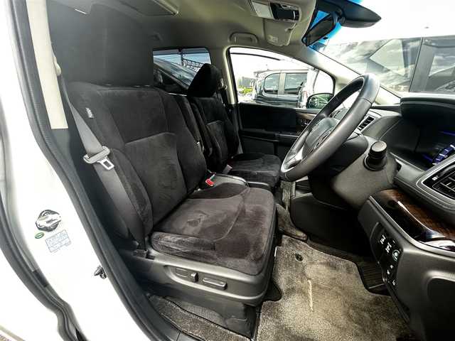 ホンダ オデッセイ ハイブリッド EX　パッケージ 滋賀県 2016(平28)年 7.1万km ホワイトオーキッドパール 社外7インチナビ/【Bluetooth/DVD/CD/フルセグTV】/両側パワースライドドア/ホンダセンシング/・衝突軽減ブレーキ 〈CMBS〉/・歩行者事故低減ステアリング/・アダプティブクルーズコントロール/・LKAS 〈車線維持支援システム〉/・路外逸脱抑制機能/・誤発進抑制機能/・先行車発進お知らせ機能/・標識認識機能/バックカメラ/純正フリップダウンモニター/AC100V電源/ビルトイン純正ETC/LEDヘッドライト/エンジンスターター/純正フロアマット/D席パワーシート/コンフォートビューパッケージ/二列目オットマン/ステアリングリモコン/スマートキー/プッシュスタート