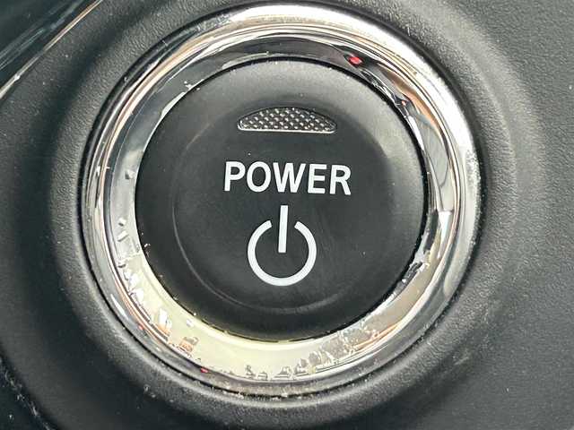 三菱 アウトランダー ＰＨＥＶ G セーフティパッケージ 岡山県 2017(平29)年 8.7万km アメジストブラック 登録時走行距離86768km/社外9インチナビ/フルセグTV(AM.FM.CD.DVD.TV.BT)/バックカメラ/ETC/ドライブレコーダー/シートヒーター/ステアリングヒーター/衝突軽減ブレーキ/レーダークルーズコントロール/レーンキープアシスト/横滑り防止装置/オートライト/アイドリングストップ/AC100V/18インチ純正AW/純正フロアマット/プッシュスタート/スマートキー/急速充電ポート/充電ケーブル