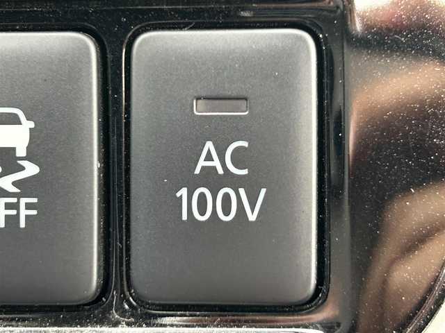 三菱 アウトランダー ＰＨＥＶ G セーフティパッケージ 岡山県 2017(平29)年 8.7万km アメジストブラック 登録時走行距離86768km/社外9インチナビ/フルセグTV(AM.FM.CD.DVD.TV.BT)/バックカメラ/ETC/ドライブレコーダー/シートヒーター/ステアリングヒーター/衝突軽減ブレーキ/レーダークルーズコントロール/レーンキープアシスト/横滑り防止装置/オートライト/アイドリングストップ/AC100V/18インチ純正AW/純正フロアマット/プッシュスタート/スマートキー/急速充電ポート/充電ケーブル