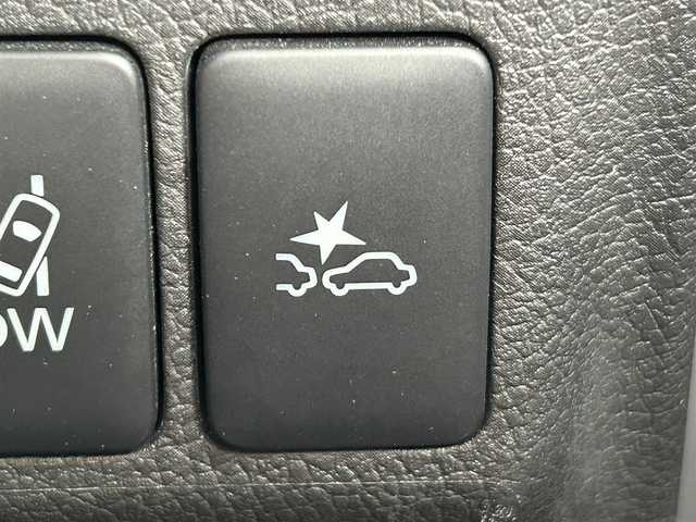 三菱 アウトランダー ＰＨＥＶ G セーフティパッケージ 岡山県 2017(平29)年 8.7万km アメジストブラック 登録時走行距離86768km/社外9インチナビ/フルセグTV(AM.FM.CD.DVD.TV.BT)/バックカメラ/ETC/ドライブレコーダー/シートヒーター/ステアリングヒーター/衝突軽減ブレーキ/レーダークルーズコントロール/レーンキープアシスト/横滑り防止装置/オートライト/アイドリングストップ/AC100V/18インチ純正AW/純正フロアマット/プッシュスタート/スマートキー/急速充電ポート/充電ケーブル