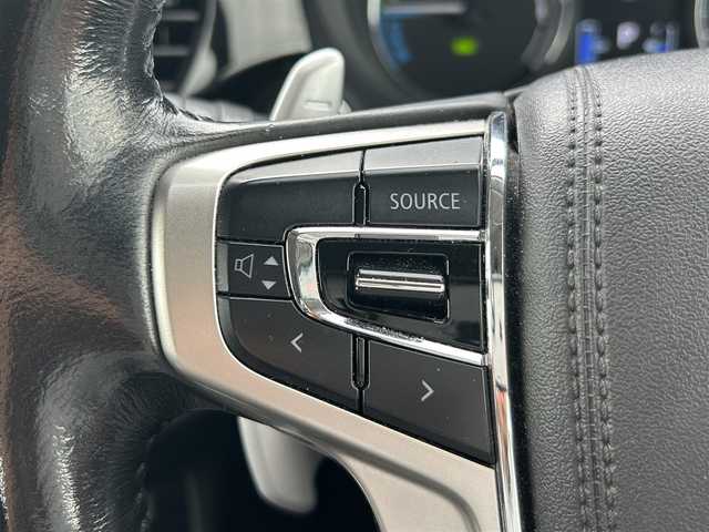 三菱 アウトランダー ＰＨＥＶ G セーフティパッケージ 岡山県 2017(平29)年 8.7万km アメジストブラック 登録時走行距離86768km/社外9インチナビ/フルセグTV(AM.FM.CD.DVD.TV.BT)/バックカメラ/ETC/ドライブレコーダー/シートヒーター/ステアリングヒーター/衝突軽減ブレーキ/レーダークルーズコントロール/レーンキープアシスト/横滑り防止装置/オートライト/アイドリングストップ/AC100V/18インチ純正AW/純正フロアマット/プッシュスタート/スマートキー/急速充電ポート/充電ケーブル