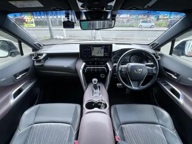 トヨタ ハリアー Z 岩手県 2022(令4)年 3.9万km ホワイトパールクリスタルシャイン ワンオーナー/純正12.3インチナビ/AM/FM/Bluetooth/フルセグTV(テレビキャンセラー有)/JBLプレミアムサウンドシステム/バックカメラ/全方位カメラ/電動リアゲート/ETC2.0/前後ドライブレコーダー/レーダークルーズコントロール/デジタルインナーミラー/ヘッドアップディスプレイ/ブラインドスポットモニター/衝突被害軽減ブレーキ/レーンキープアシスト/横滑り防止装置/D席パワーシート/オートライト/オートハイビーム/LEDヘッドライト/フォグランプ/スマートキー/プッシュスタート/電動格納ミラー/純正19インチAW/純正フロアマット/純正ドアバイザー/保証書/取扱説明書