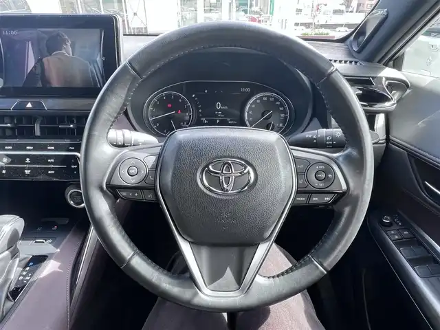 トヨタ ハリアー Z 岩手県 2022(令4)年 3.9万km ホワイトパールクリスタルシャイン ワンオーナー/純正12.3インチナビ/AM/FM/Bluetooth/フルセグTV(テレビキャンセラー有)/JBLプレミアムサウンドシステム/バックカメラ/全方位カメラ/電動リアゲート/ETC2.0/前後ドライブレコーダー/レーダークルーズコントロール/デジタルインナーミラー/ヘッドアップディスプレイ/ブラインドスポットモニター/衝突被害軽減ブレーキ/レーンキープアシスト/横滑り防止装置/D席パワーシート/オートライト/オートハイビーム/LEDヘッドライト/フォグランプ/スマートキー/プッシュスタート/電動格納ミラー/純正19インチAW/純正フロアマット/純正ドアバイザー/保証書/取扱説明書