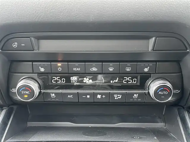 マツダ ＣＸ－８ XD スポーツアピアランス 滋賀県 2023(令5)年 2.2万km ジェットブラックマイカ BOSE/サンルーフ/純正ナビ/(Bluetooth/フルセグ/carplay)/i-ACTIVSENSE/・レーダークルーズコントロール/・レーンキープアシスト/・360°ビュー・モニター/・衝突軽減ブレーキ/・標識認識/レザーシート/シートヒーター/ベンチレーション/パワーシート/ステアリングヒーター/電動リアゲート/電動パーキング/ブレーキホールド/LEDオートライト/Autoハイビーム/前後ドライブレコーダー/電動格納ミラー/ETC/USB/スペアキー