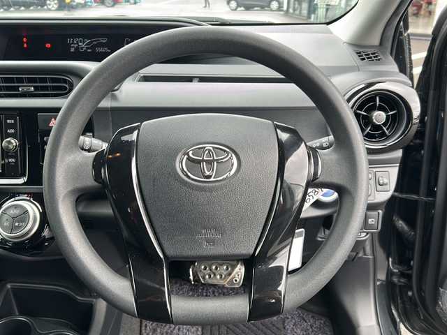 トヨタ アクア S スタイルブラック 岐阜県 2017(平29)年 5.6万km ブラックマイカ 登録時走行距離55604km/純正ナビ/バックモニター/フルセグテレビ/Blue tooth・CD・DVD・SDミュージックサーバー/トヨタセーフティー/レーンキープアシスト/LEDヘッドライト/オートマチックハイビーム/オートライト/社外15アルミ/プッシュスタート/スマートキー/オートエアコン/禁煙車