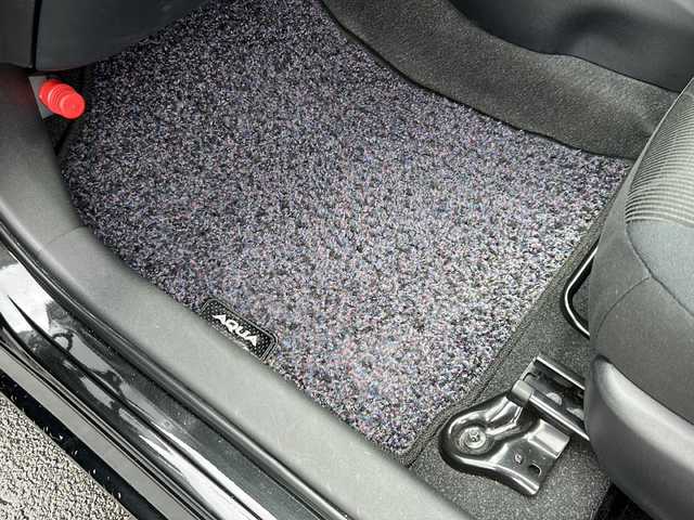 トヨタ アクア S スタイルブラック 岐阜県 2017(平29)年 5.6万km ブラックマイカ 登録時走行距離55604km/純正ナビ/バックモニター/フルセグテレビ/Blue tooth・CD・DVD・SDミュージックサーバー/トヨタセーフティー/レーンキープアシスト/LEDヘッドライト/オートマチックハイビーム/オートライト/社外15アルミ/プッシュスタート/スマートキー/オートエアコン/禁煙車