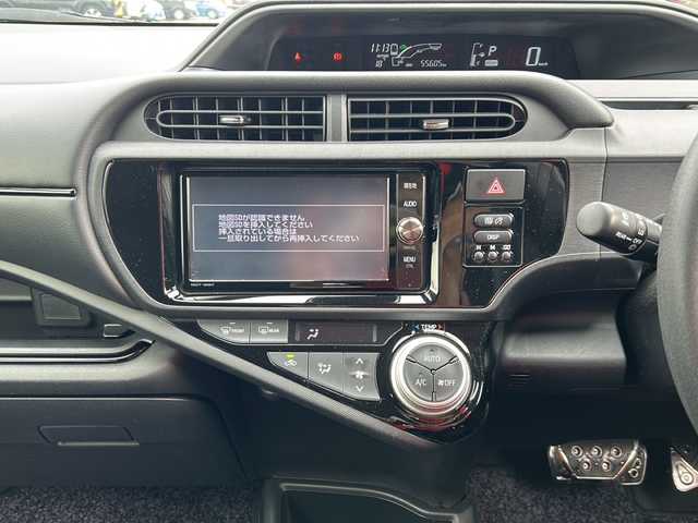 トヨタ アクア S スタイルブラック 岐阜県 2017(平29)年 5.6万km ブラックマイカ 登録時走行距離55604km/純正ナビ/バックモニター/フルセグテレビ/Blue tooth・CD・DVD・SDミュージックサーバー/トヨタセーフティー/レーンキープアシスト/LEDヘッドライト/オートマチックハイビーム/オートライト/社外15アルミ/プッシュスタート/スマートキー/オートエアコン/禁煙車