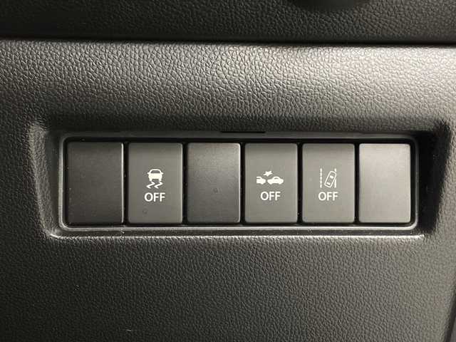 スズキ スイフト スポーツ 茨城県 2020(令2)年 6.7万km プレミアムシルバーメタリック 社外ナビ　フルセグTV　Bluetooth　CD/DVD　パノラミックビューモニター　シートヒーター　純正17インチアルミホイール　純正フロアマット　LEDヘッドライト