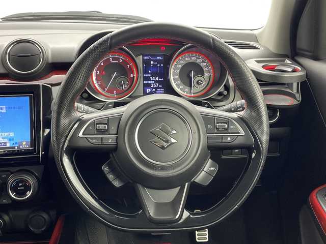 スズキ スイフト スポーツ 茨城県 2020(令2)年 6.7万km プレミアムシルバーメタリック 社外ナビ　フルセグTV　Bluetooth　CD/DVD　パノラミックビューモニター　シートヒーター　純正17インチアルミホイール　純正フロアマット　LEDヘッドライト