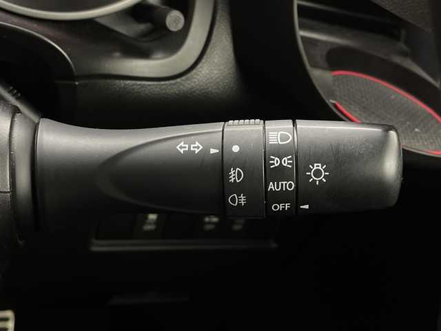 スズキ スイフト スポーツ 茨城県 2020(令2)年 6.7万km プレミアムシルバーメタリック 社外ナビ　フルセグTV　Bluetooth　CD/DVD　パノラミックビューモニター　シートヒーター　純正17インチアルミホイール　純正フロアマット　LEDヘッドライト