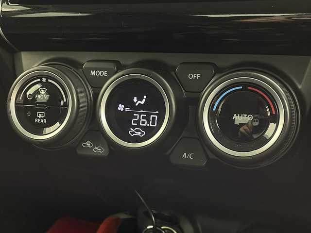 スズキ スイフト スポーツ 茨城県 2020(令2)年 6.7万km プレミアムシルバーメタリック 社外ナビ　フルセグTV　Bluetooth　CD/DVD　パノラミックビューモニター　シートヒーター　純正17インチアルミホイール　純正フロアマット　LEDヘッドライト