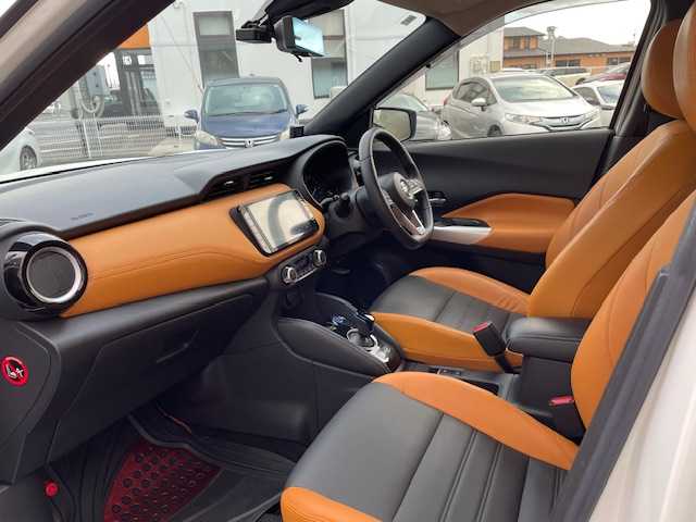 日産 キックス X ツートーンインテリアED 青森県 2020(令2)年 9.9万km ブリリアントホワイトパール e-POWER/日産オリジナルナビゲーション（フルセグ/RADIO/BT）/全方位カメラ/バックカメラ/フロントカメラ/プロパイロット/ドライブレコーダー/インテリジェントミラー/レーダークルーズコントロール/2トーンレザーシート/ブレーキホールド/ハンドルヒーター/社外スタッドレスタイヤ車載/スマートキー/ビルトインETC/LEDヘッドライト/取扱説明書/保証書/ナビ説明書