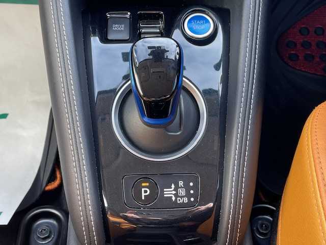 日産 キックス X ツートーンインテリアED 青森県 2020(令2)年 9.9万km ブリリアントホワイトパール e-POWER/日産オリジナルナビゲーション（フルセグ/RADIO/BT）/全方位カメラ/バックカメラ/フロントカメラ/プロパイロット/ドライブレコーダー/インテリジェントミラー/レーダークルーズコントロール/2トーンレザーシート/ブレーキホールド/ハンドルヒーター/社外スタッドレスタイヤ車載/スマートキー/ビルトインETC/LEDヘッドライト/取扱説明書/保証書/ナビ説明書