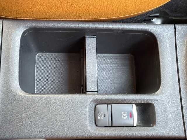 日産 キックス X ツートーンインテリアED 青森県 2020(令2)年 9.9万km ブリリアントホワイトパール e-POWER/日産オリジナルナビゲーション（フルセグ/RADIO/BT）/全方位カメラ/バックカメラ/フロントカメラ/プロパイロット/ドライブレコーダー/インテリジェントミラー/レーダークルーズコントロール/2トーンレザーシート/ブレーキホールド/ハンドルヒーター/社外スタッドレスタイヤ車載/スマートキー/ビルトインETC/LEDヘッドライト/取扱説明書/保証書/ナビ説明書