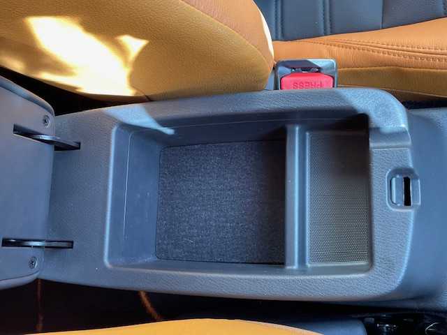 日産 キックス X ツートーンインテリアED 青森県 2020(令2)年 9.9万km ブリリアントホワイトパール e-POWER/日産オリジナルナビゲーション（フルセグ/RADIO/BT）/全方位カメラ/バックカメラ/フロントカメラ/プロパイロット/ドライブレコーダー/インテリジェントミラー/レーダークルーズコントロール/2トーンレザーシート/ブレーキホールド/ハンドルヒーター/社外スタッドレスタイヤ車載/スマートキー/ビルトインETC/LEDヘッドライト/取扱説明書/保証書/ナビ説明書