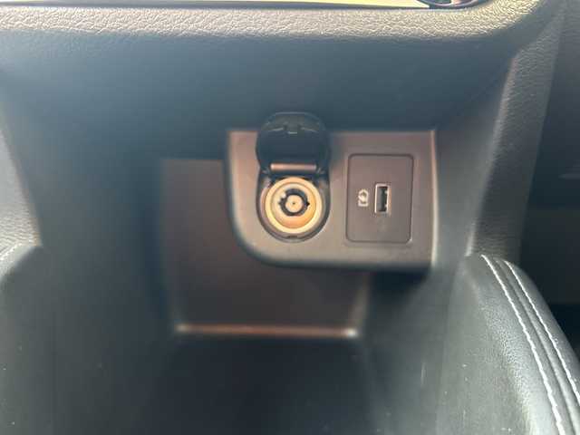 日産 キックス X ツートーンインテリアED 福岡県 2020(令2)年 9.9万km ブリリアントホワイトパール 純正９インチナビ/　（AM/FM/iPod/SD/USB/BT/CD/DVD/TV）/アラウンドビュー/ドライブレコーダー（前後）/デジタルインナーミラー/シートヒーター（D席＋N席）/ヒートステアリング/ETC/プロパイロット/　・クルーズコントロール/　・レーンキープアシスト/　・衝突軽減ブレーキ/オートホールド/電動パーキングブレーキ/ステアリングスイッチ/フォグランプ/プッシュスタート/電格ミラー