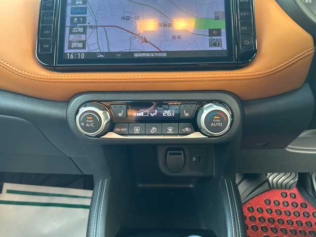 日産 キックス X ツートーンインテリアED 福岡県 2020(令2)年 9.9万km ブリリアントホワイトパール 純正９インチナビ/　（AM/FM/iPod/SD/USB/BT/CD/DVD/TV）/アラウンドビュー/ドライブレコーダー（前後）/デジタルインナーミラー/シートヒーター（D席＋N席）/ヒートステアリング/ETC/プロパイロット/　・クルーズコントロール/　・レーンキープアシスト/　・衝突軽減ブレーキ/オートホールド/電動パーキングブレーキ/ステアリングスイッチ/フォグランプ/プッシュスタート/電格ミラー