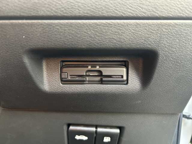 日産 キックス X ツートーンインテリアED 福岡県 2020(令2)年 9.9万km ブリリアントホワイトパール 純正９インチナビ/　（AM/FM/iPod/SD/USB/BT/CD/DVD/TV）/アラウンドビュー/ドライブレコーダー（前後）/デジタルインナーミラー/シートヒーター（D席＋N席）/ヒートステアリング/ETC/プロパイロット/　・クルーズコントロール/　・レーンキープアシスト/　・衝突軽減ブレーキ/オートホールド/電動パーキングブレーキ/ステアリングスイッチ/フォグランプ/プッシュスタート/電格ミラー