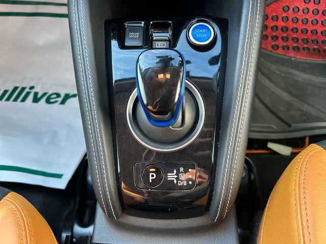 日産 キックス X ツートーンインテリアED 福岡県 2020(令2)年 9.9万km ブリリアントホワイトパール 純正９インチナビ/　（AM/FM/iPod/SD/USB/BT/CD/DVD/TV）/アラウンドビュー/ドライブレコーダー（前後）/デジタルインナーミラー/シートヒーター（D席＋N席）/ヒートステアリング/ETC/プロパイロット/　・クルーズコントロール/　・レーンキープアシスト/　・衝突軽減ブレーキ/オートホールド/電動パーキングブレーキ/ステアリングスイッチ/フォグランプ/プッシュスタート/電格ミラー