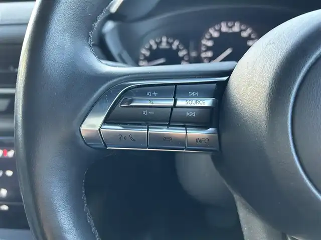 マツダ ＭＸ－３０ 群馬県 2021(令3)年 1.8万km ジェットブラックマイカ ワンオーナー/メモリナビ/Bluetooth/全方位カメラ/シートヒーター/ハンドルヒーター/電動シート/プッシュスタート/ETC/純正18インチアルミホイール