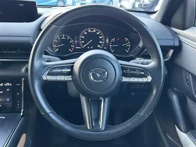 マツダ ＭＸ－３０ 群馬県 2021(令3)年 1.8万km ジェットブラックマイカ ワンオーナー/メモリナビ/Bluetooth/全方位カメラ/シートヒーター/ハンドルヒーター/電動シート/プッシュスタート/ETC/純正18インチアルミホイール