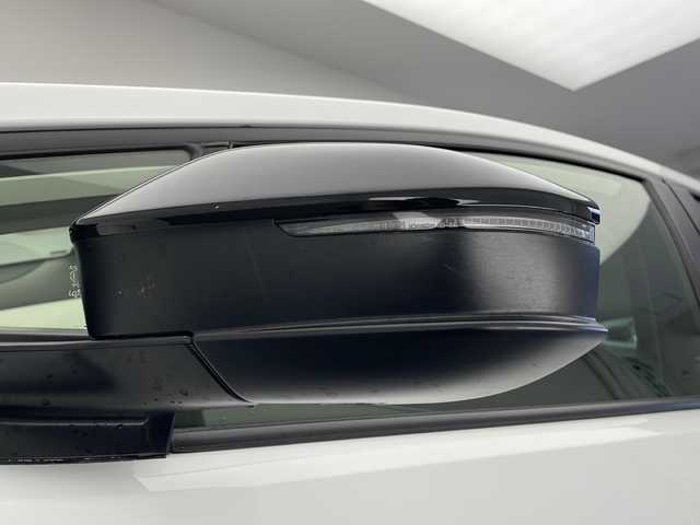 トヨタ プリウス X 長野県 2023(令5)年 3.4万km スーパーホワイトⅡ 4WD/純正ナビ/（フルセグ/Bluetooth/AppleCarPlay/AndroidAuto)/バックカメラ/トヨタセーフティーセンス/・プリクラッシュセーフティ/・レーンキープアシスト/・レーンディパーチャーアラート/・プロアクティブドライビングアシスト/・リヤクロストラフィックアラート/レーダークルーズコントロール/ETC2.0/LEDヘッドライト/LEDフォグ/スマートキー